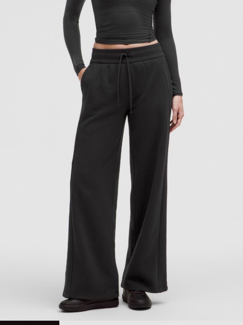 Lululemon Scuba Mid Rise Wide Leg Pant Size XS BLK $118 online